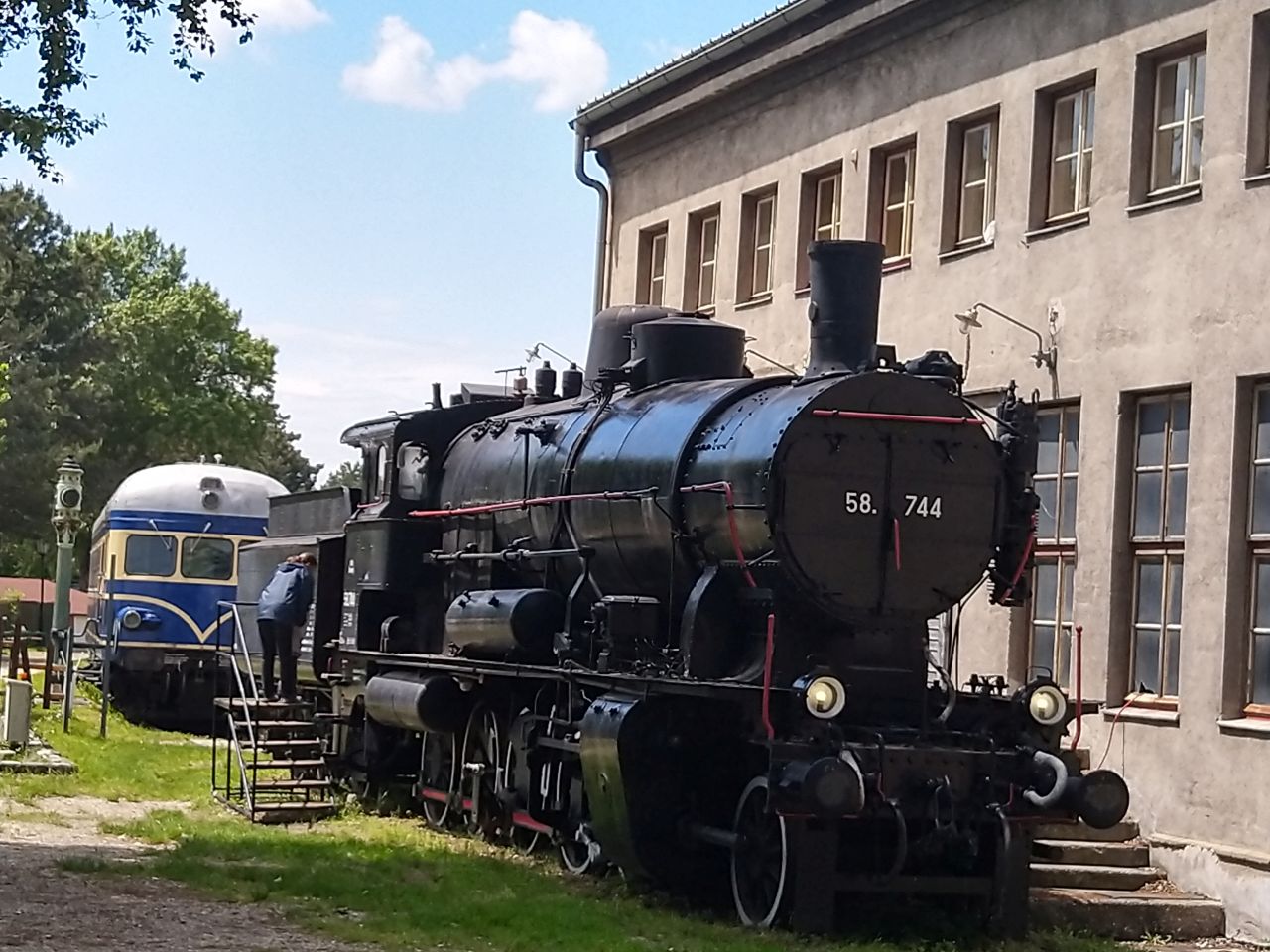 Dampflokomotive an Gelände des Eisenbahnmuseums
